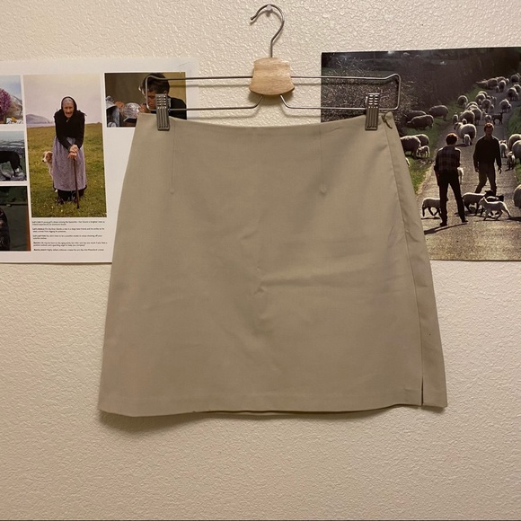 🌸Mini skirt - Picture 2 of 3